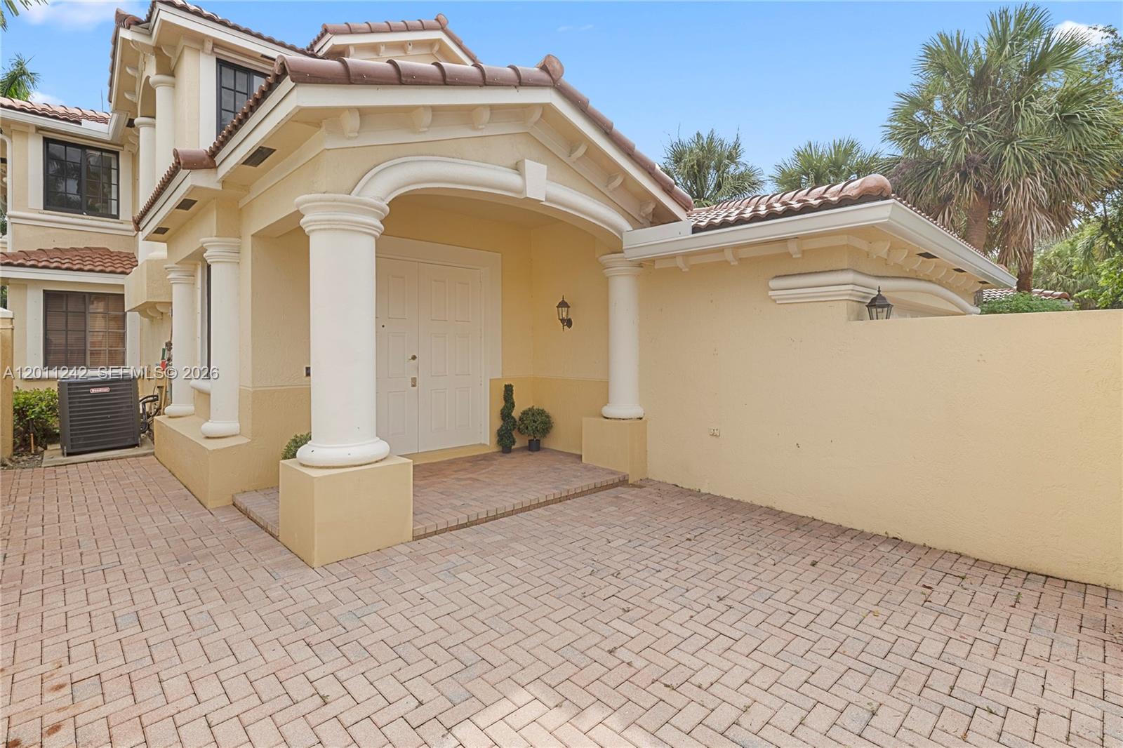 MARIPOSA POINTE AT WESTON - Residential