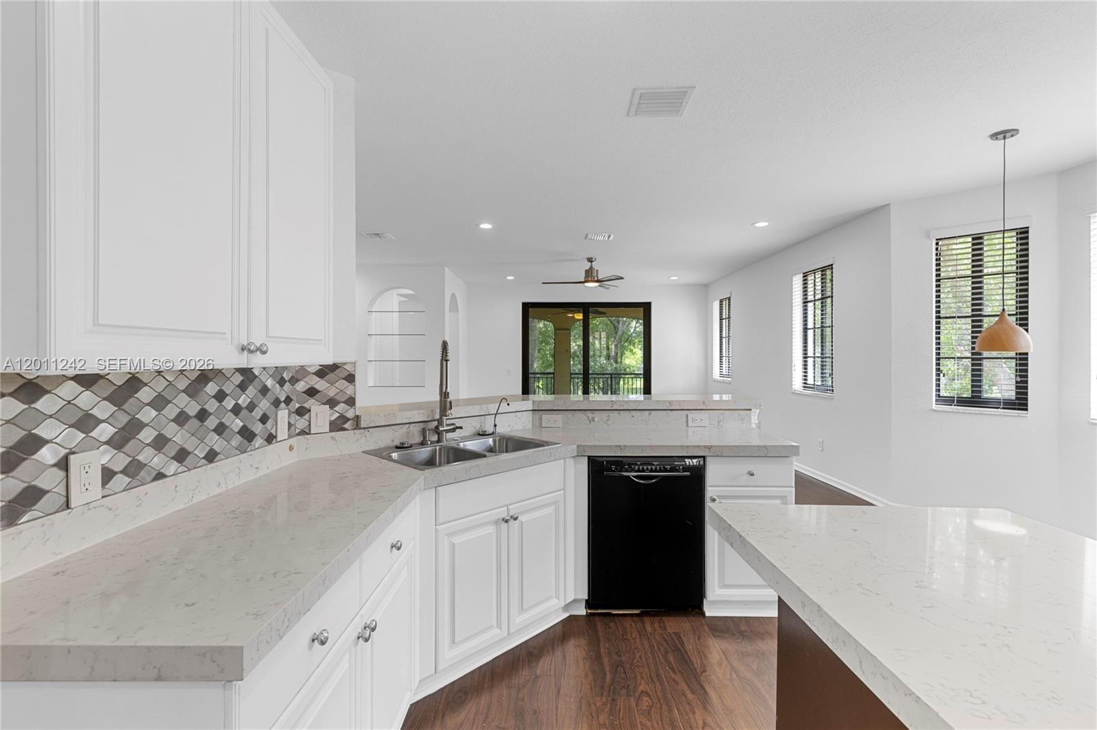MARIPOSA POINTE AT WESTON - Residential