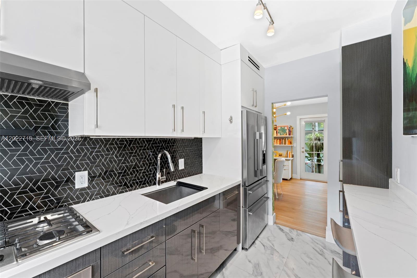 MANSFIELD PARK CONDO - Residential