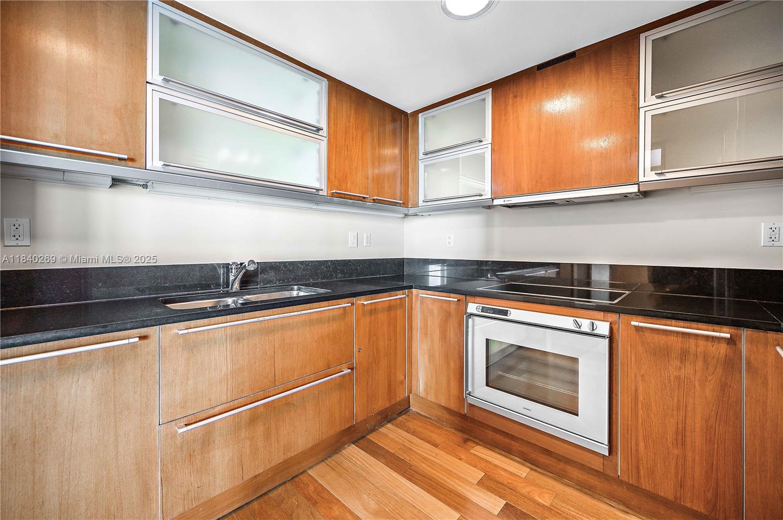 SETAI RESORT & RESIDENCES - Residential Lease