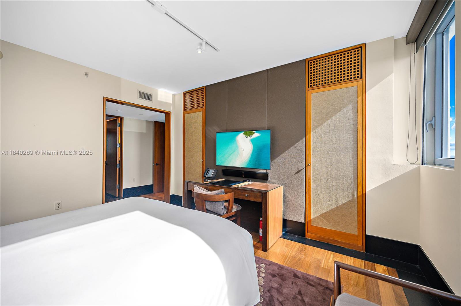 SETAI RESORT & RESIDENCES - Residential Lease