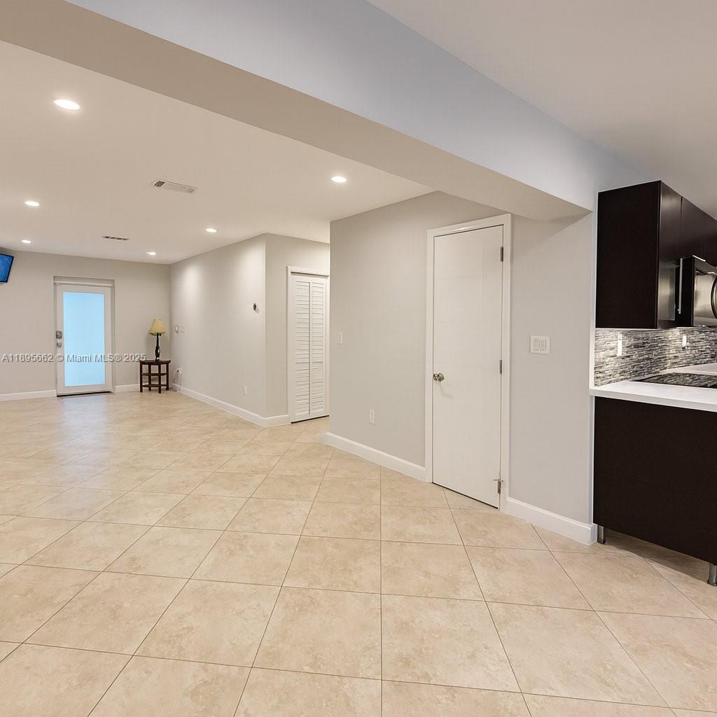 View photos, virtual tours, details... 9510 SW 45th St