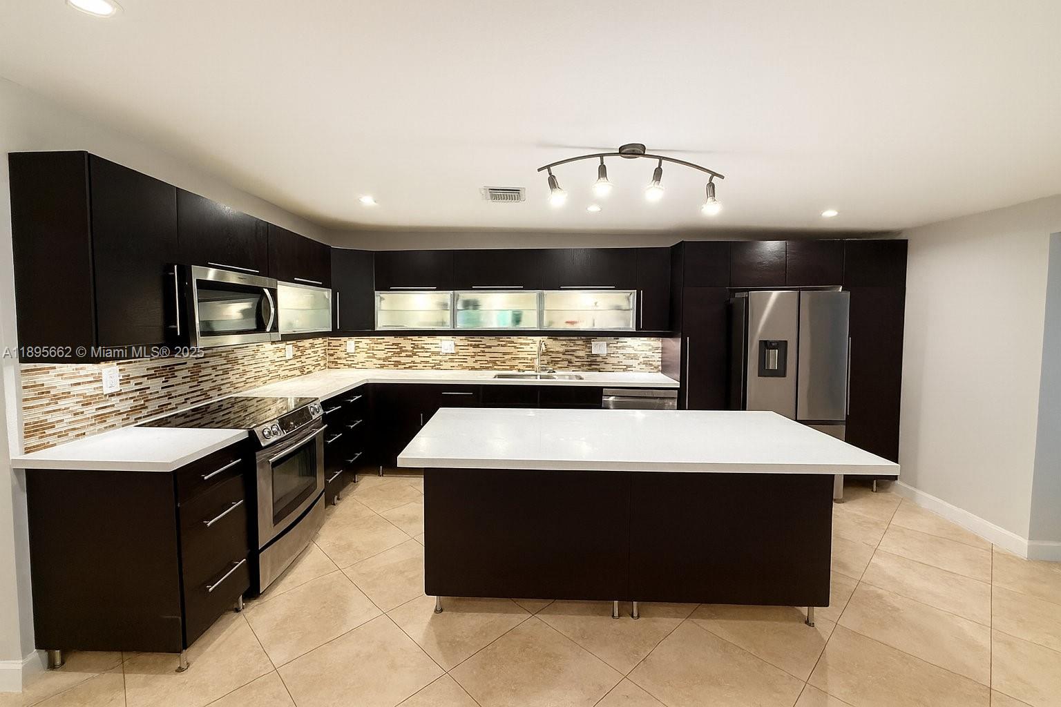 View photos, virtual tours, details... 9510 SW 45th St