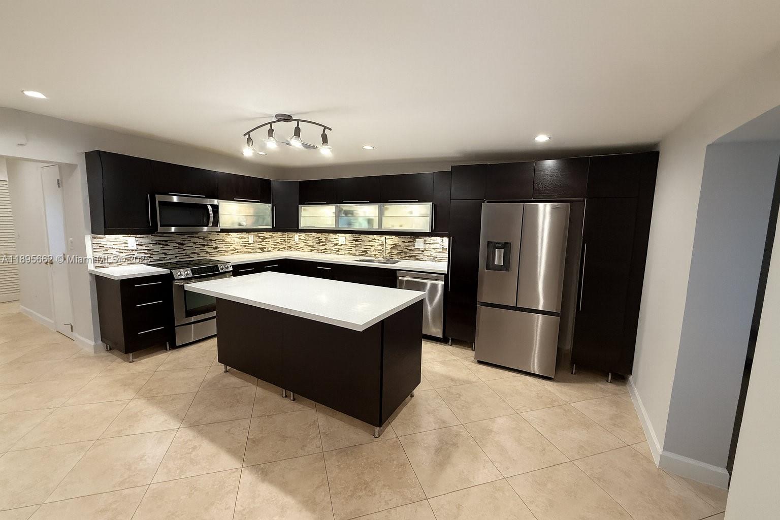 View photos, virtual tours, details... 9510 SW 45th St