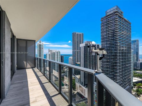 45 SW 9th St 3905 Miami FL 33130