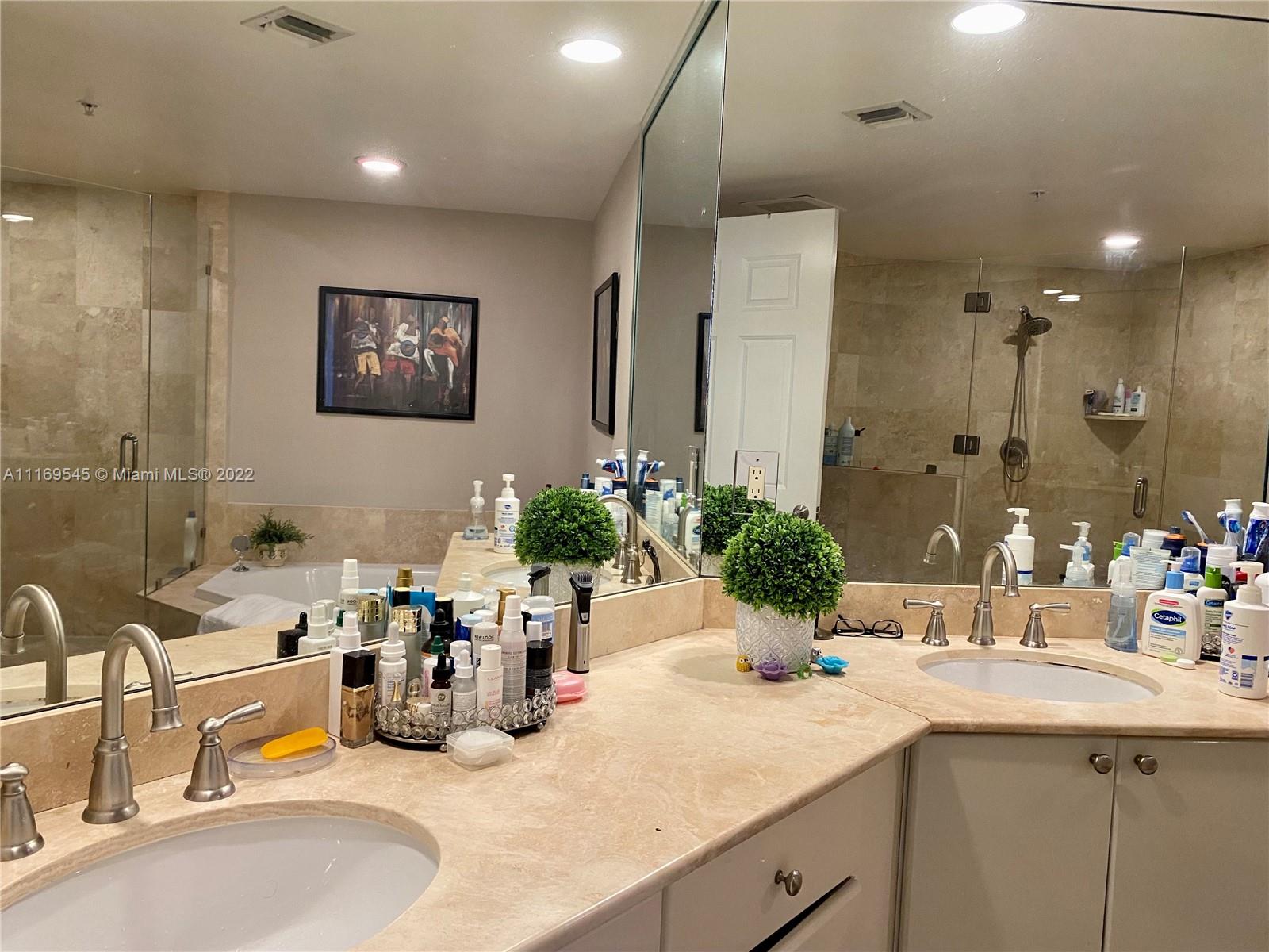 DUO CONDO WEST - Residential