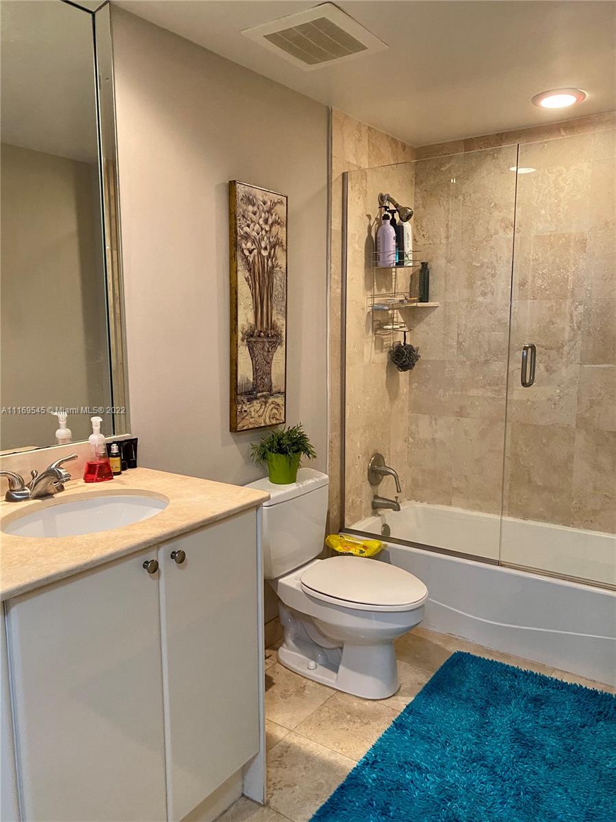 DUO CONDO WEST - Residential