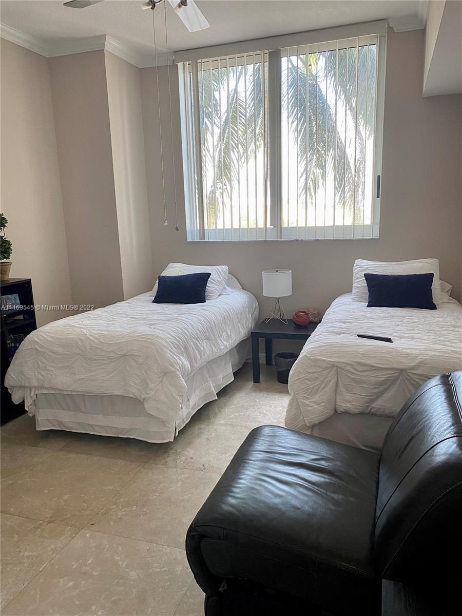 DUO CONDO WEST - Residential