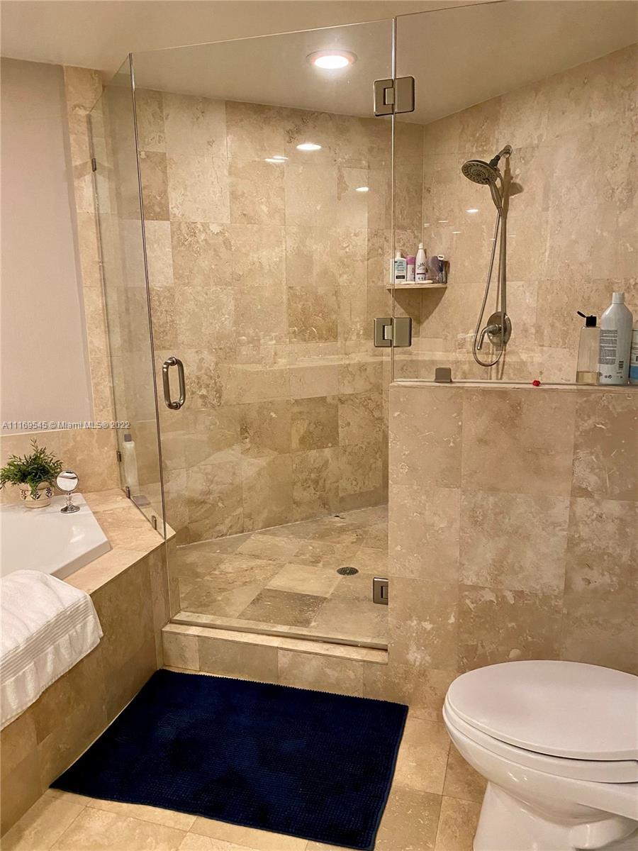 DUO CONDO WEST - Residential