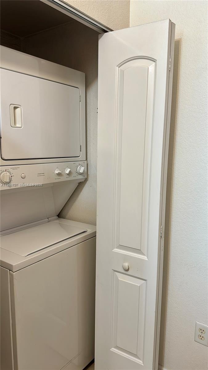 RADIUS CONDO - Residential