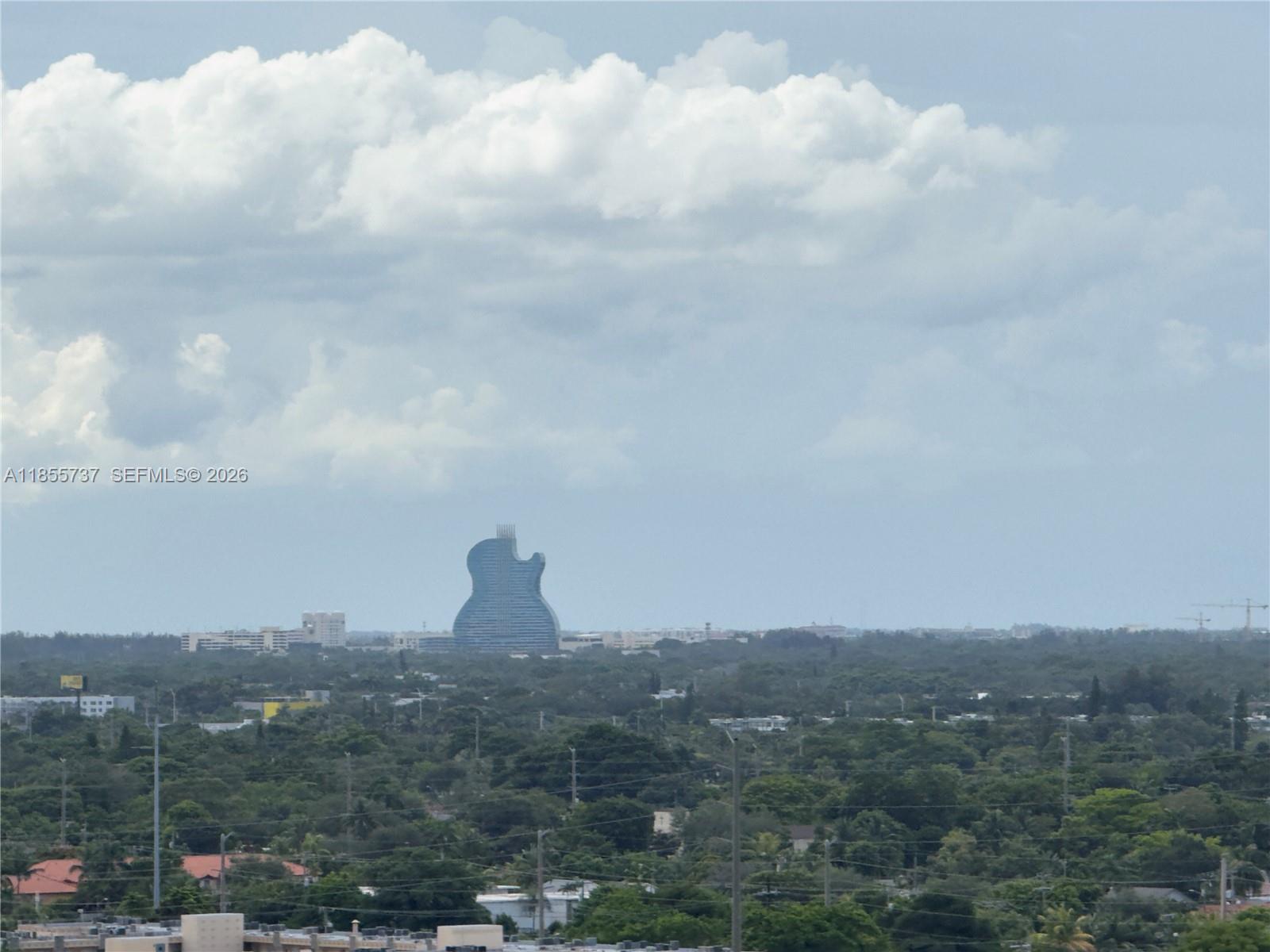 RADIUS CONDO - Residential