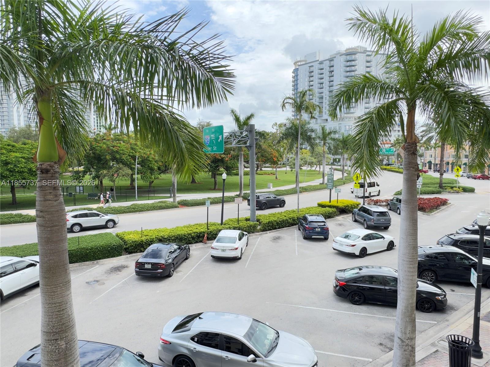 RADIUS CONDO - Residential