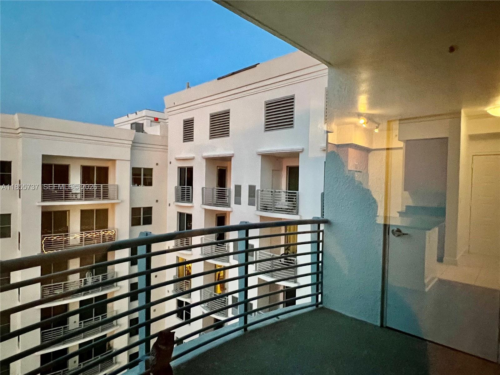 RADIUS CONDO - Residential