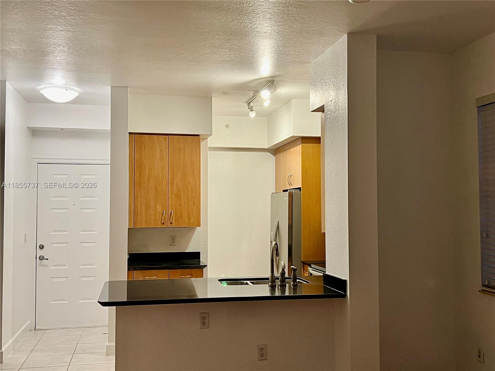 RADIUS CONDO - Residential