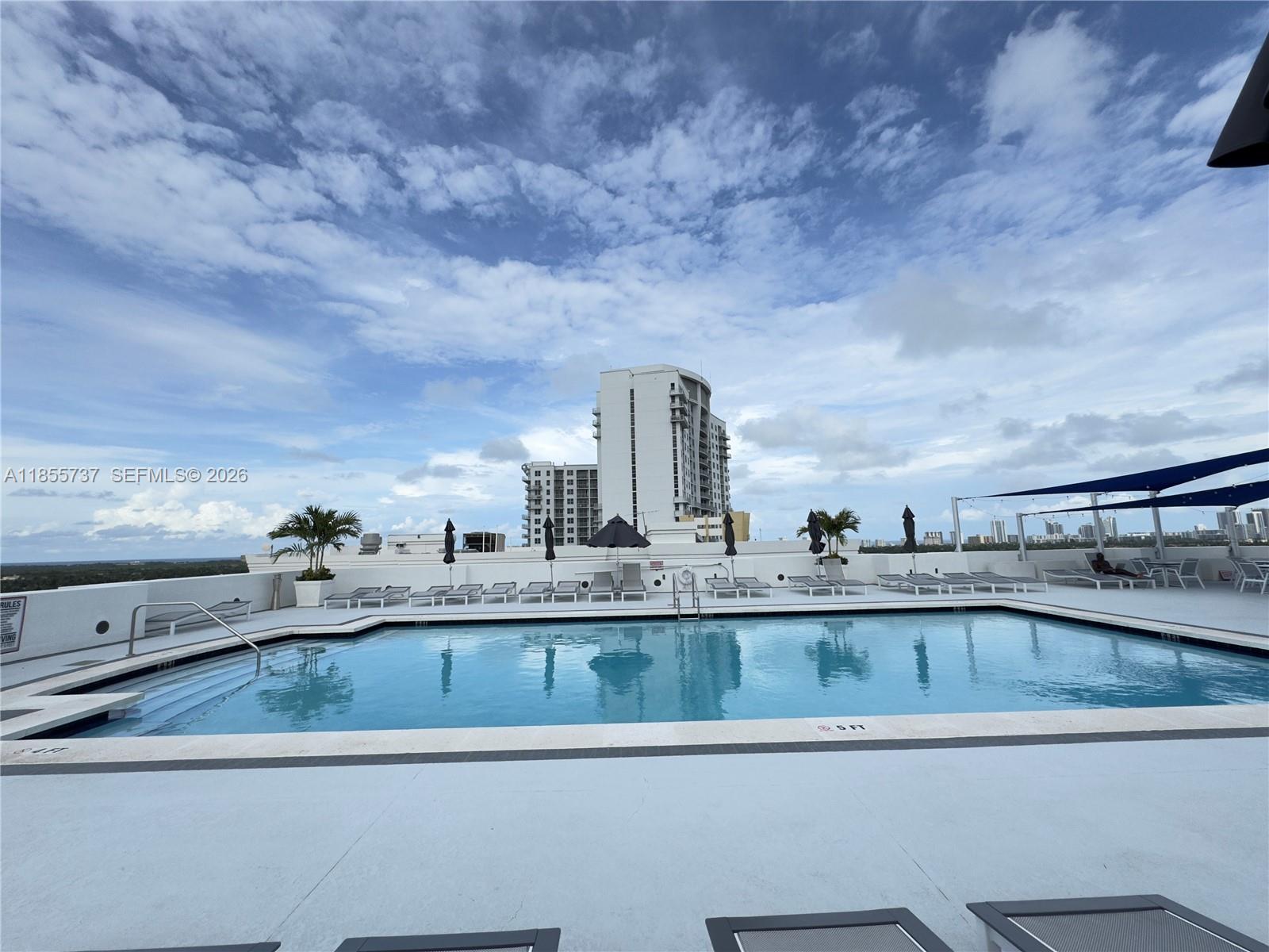 RADIUS CONDO - Residential