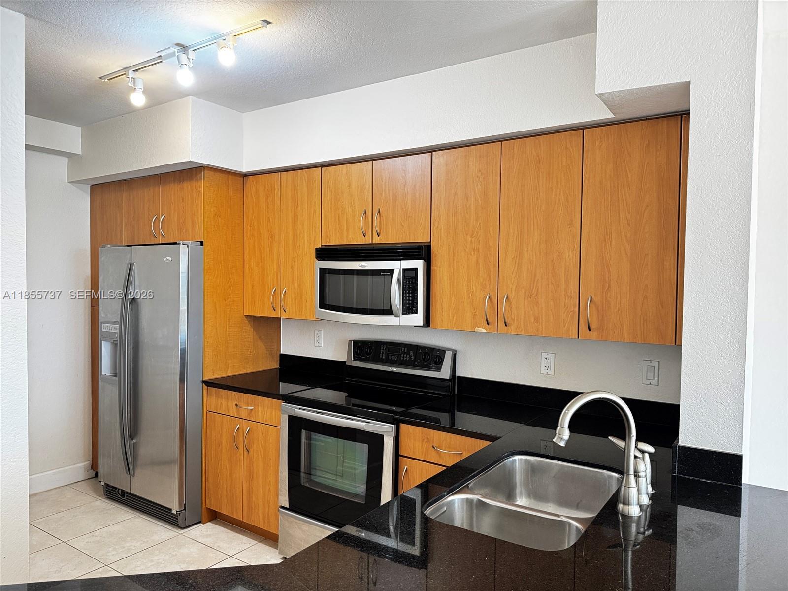 RADIUS CONDO - Residential