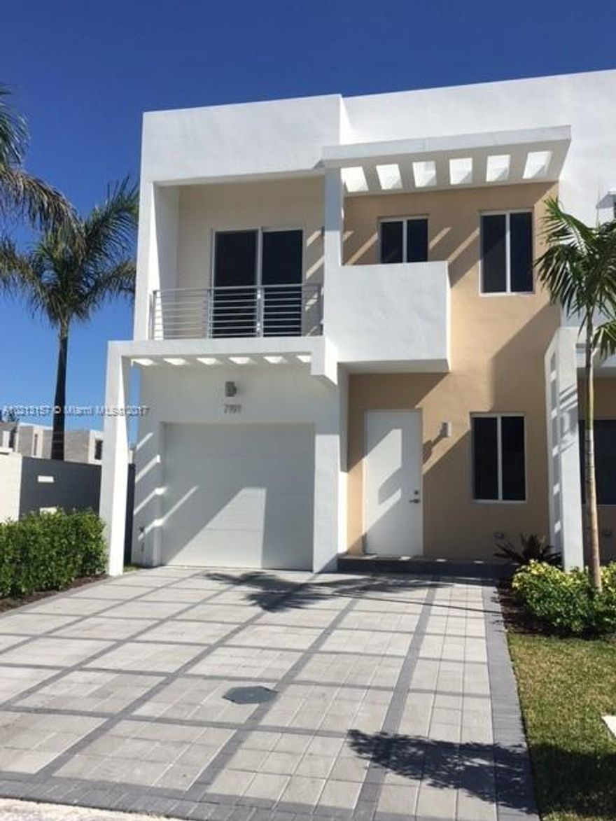 BRAND NEW AND BRIGHT CORNER TOWNHOUSE 3BED/3BATH !!! MODERN DESIGN, GEOURGES KITCHEN WITH STAIN STEEL BOSH APPLIANCES, HIGH END FINISHED AND BLINDS, WITH IMPACT WINDOWS AND DOORS, WITH CABLE&INTERNET INCLUDED, INCREDIBLE LOCATION WITHIN WALKING DISTANCE TO PUBLIX, CVS, TJ MAX, BANKS, RESTAURANTS, CHARTER SCHOOL.....WONT LAST!