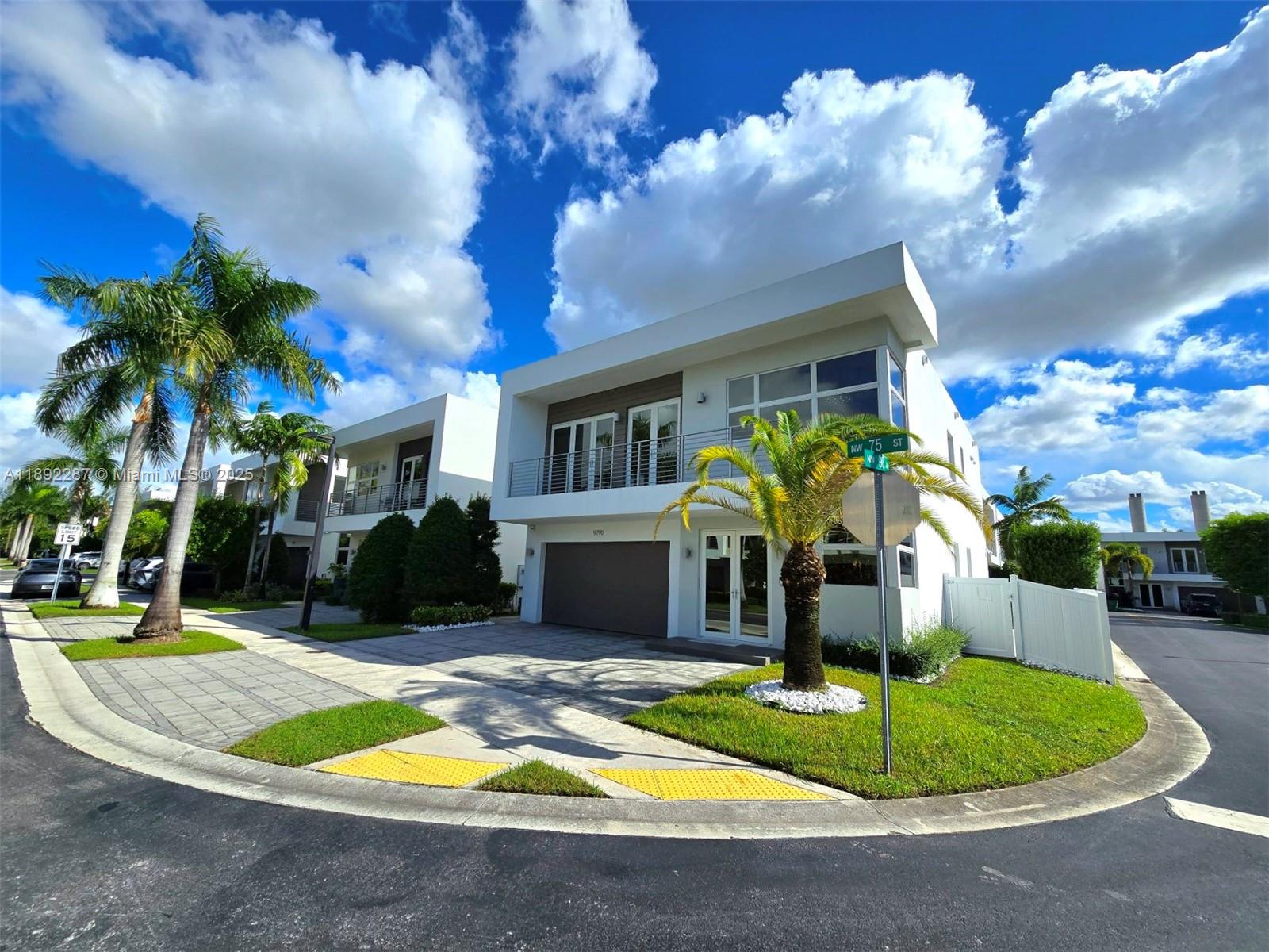 DORAL COMMONS RESIDENTIAL - Residential