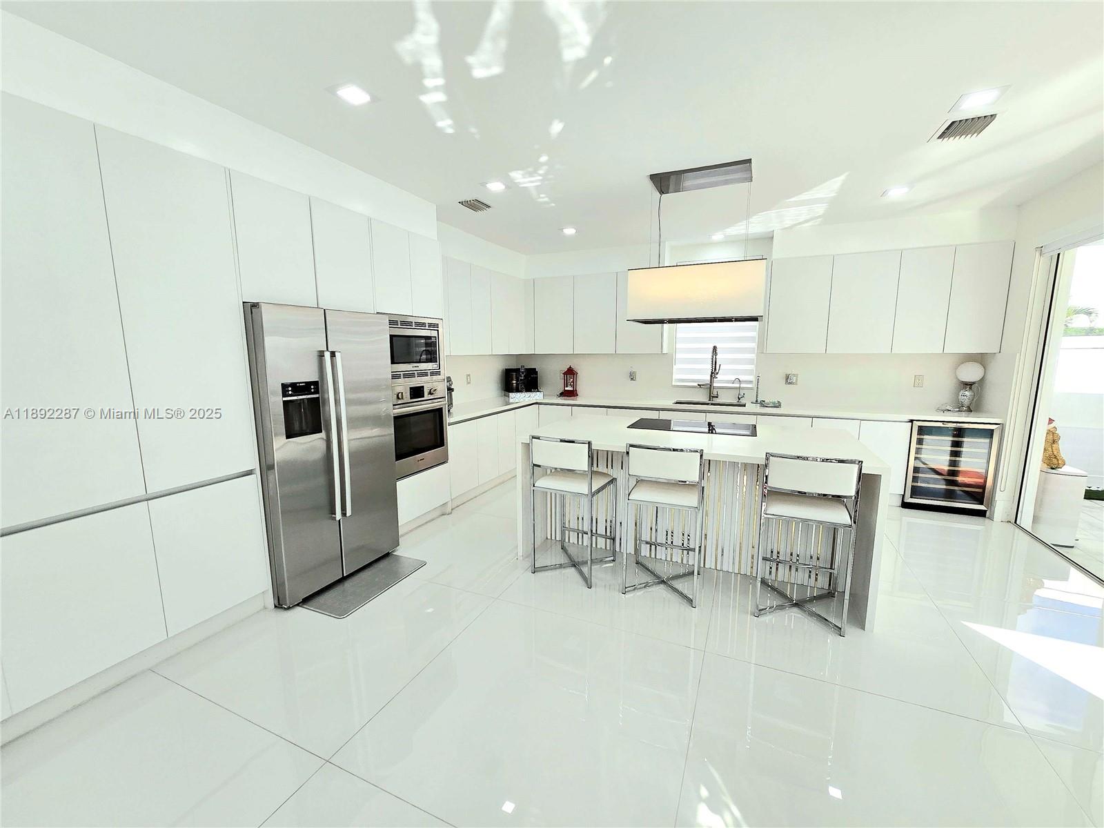 DORAL COMMONS RESIDENTIAL - Residential