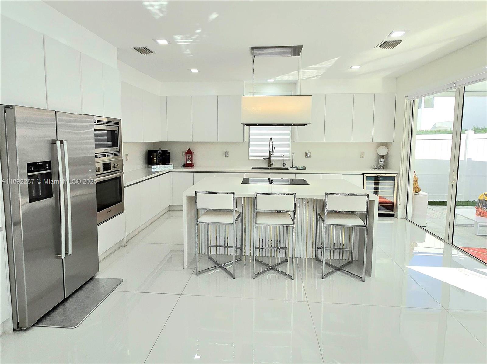 DORAL COMMONS RESIDENTIAL - Residential