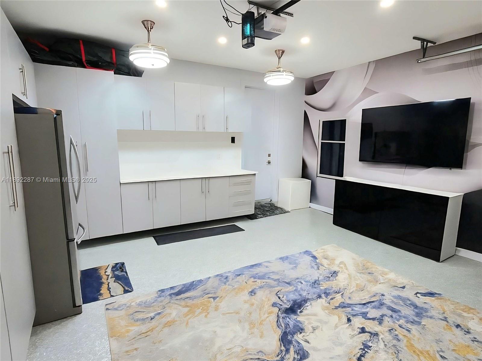 DORAL COMMONS RESIDENTIAL - Residential
