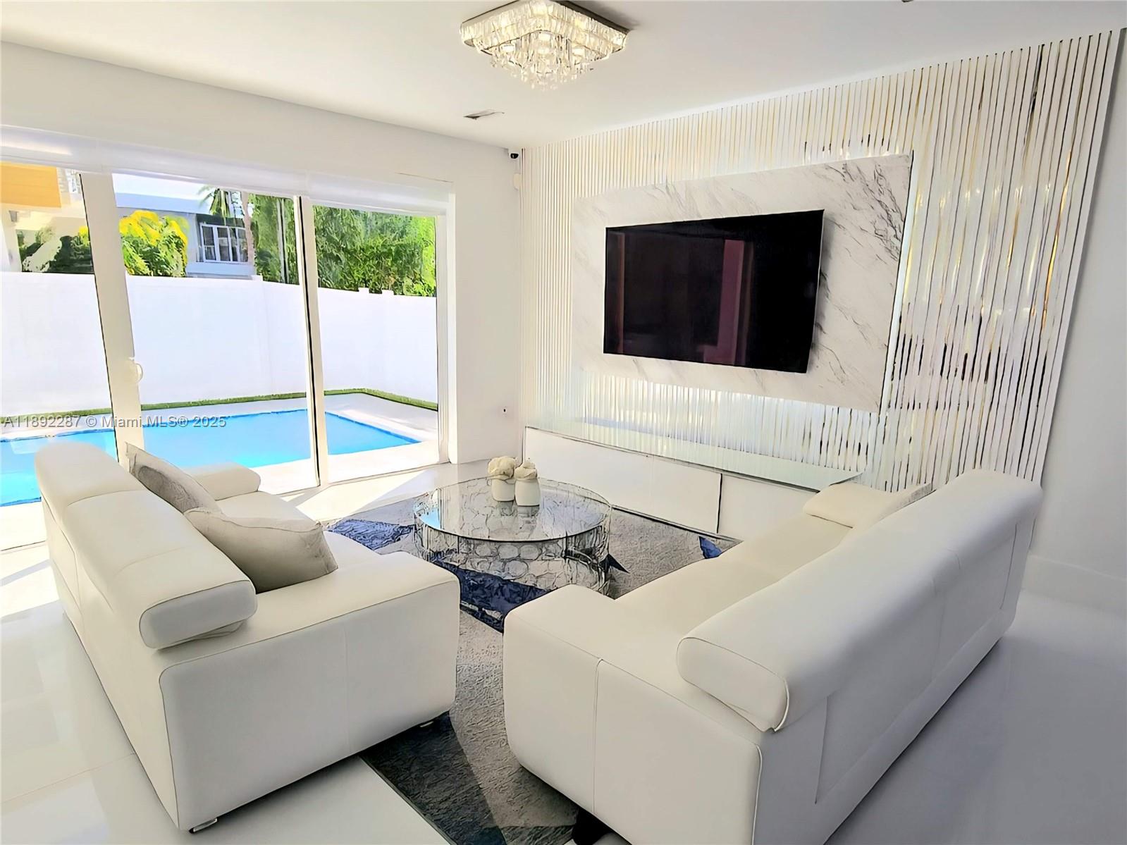 DORAL COMMONS RESIDENTIAL - Residential