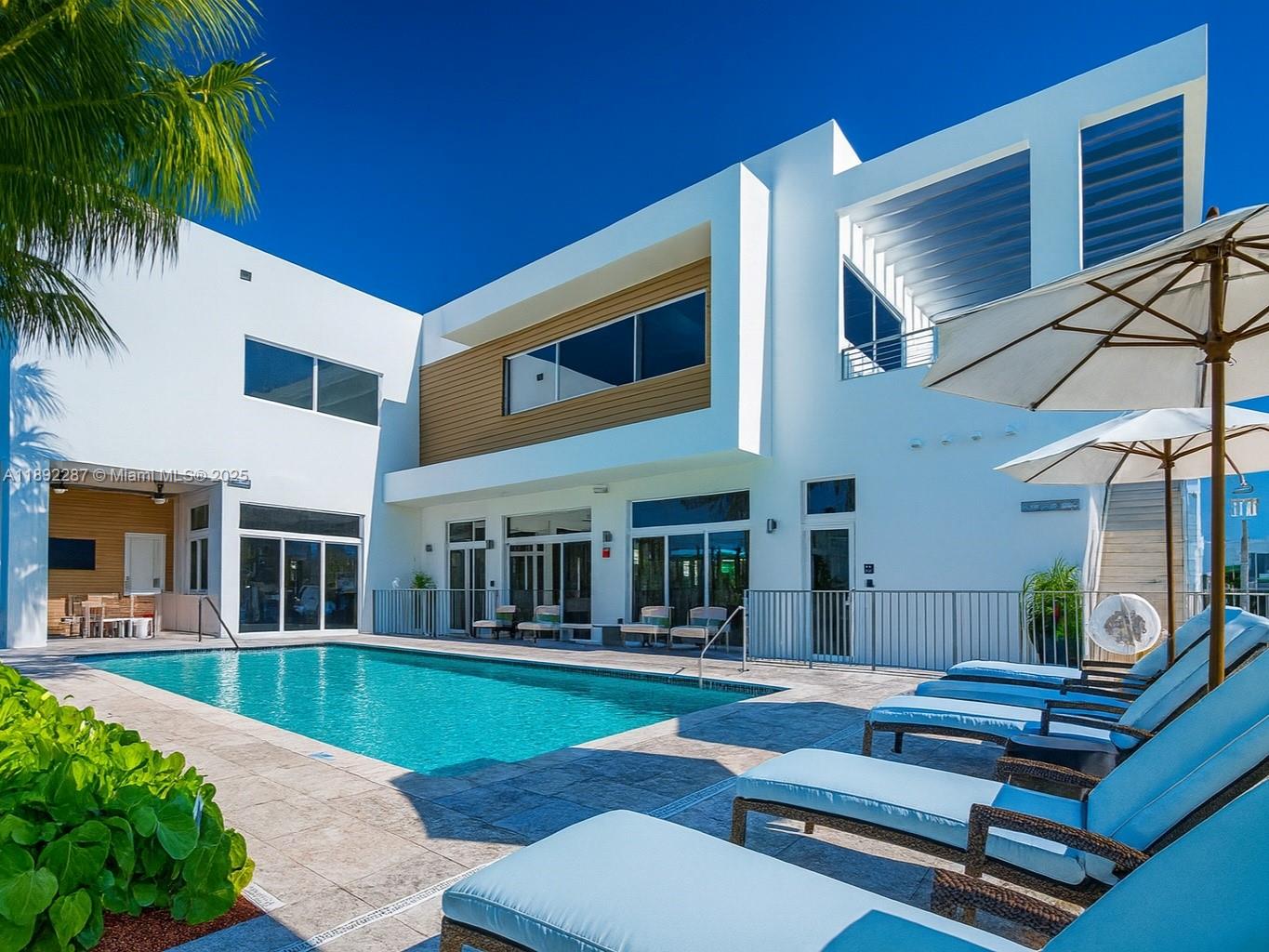 DORAL COMMONS RESIDENTIAL - Residential
