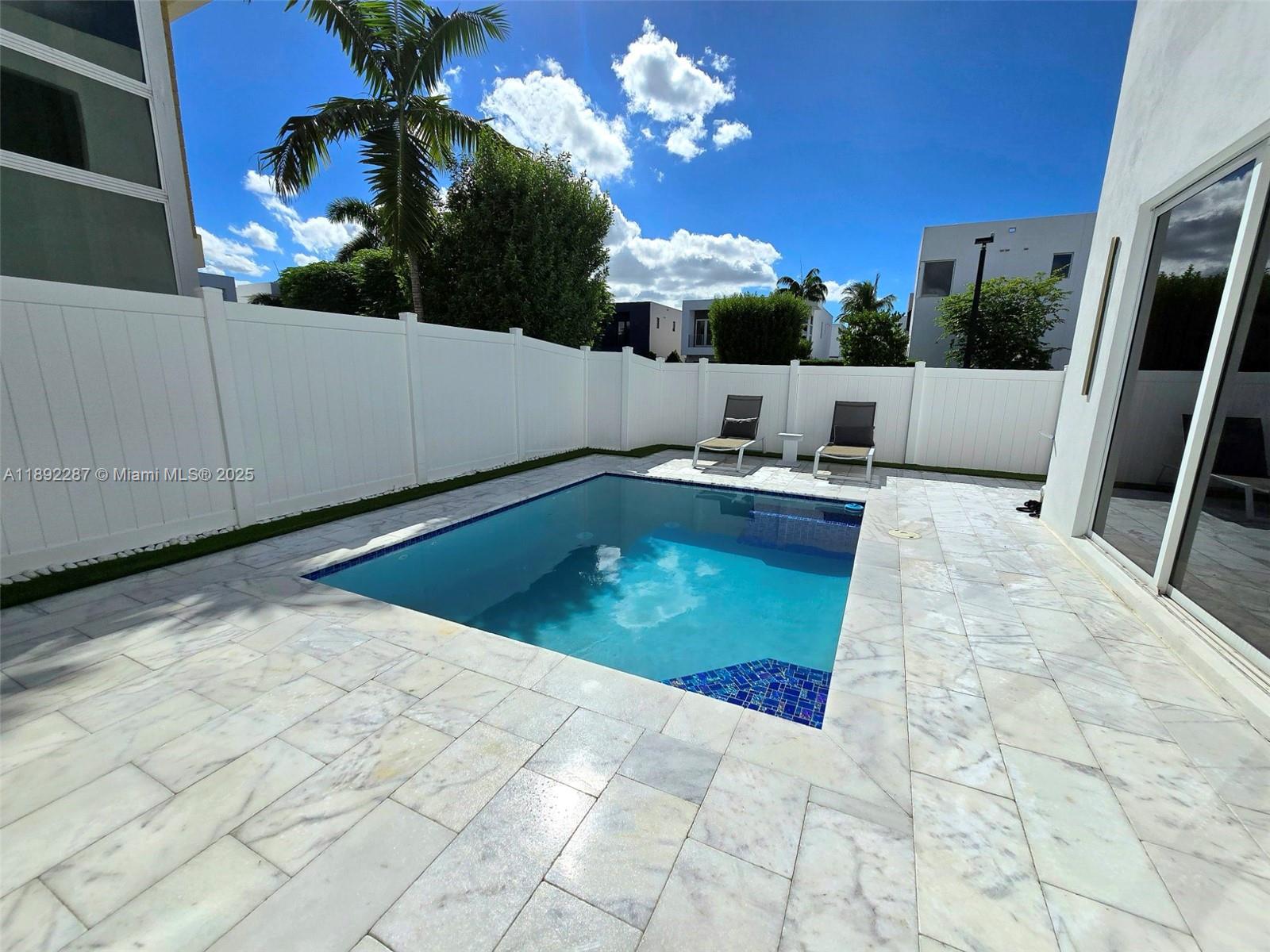 DORAL COMMONS RESIDENTIAL - Residential