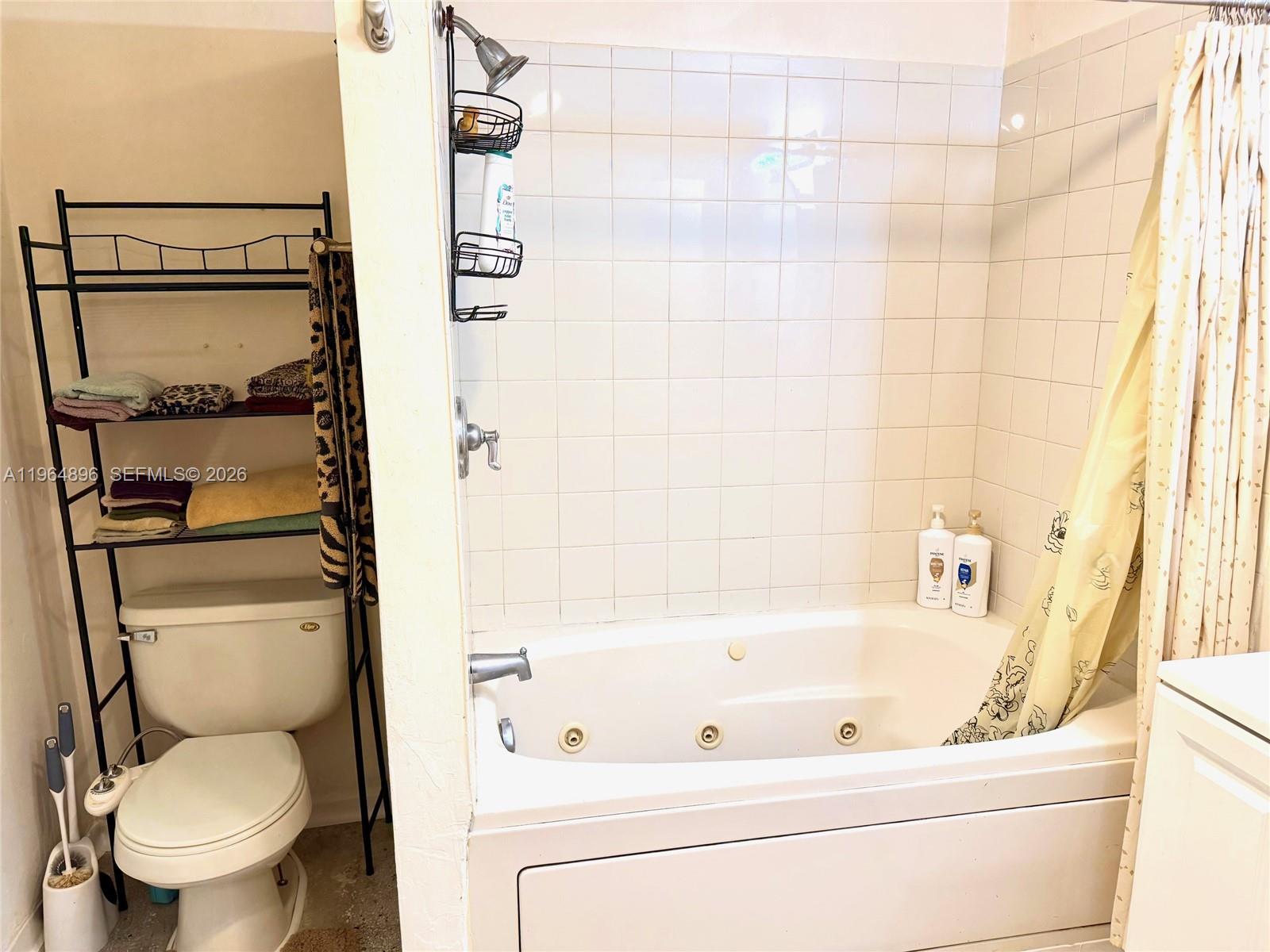 DANIA HOMESITES - Residential