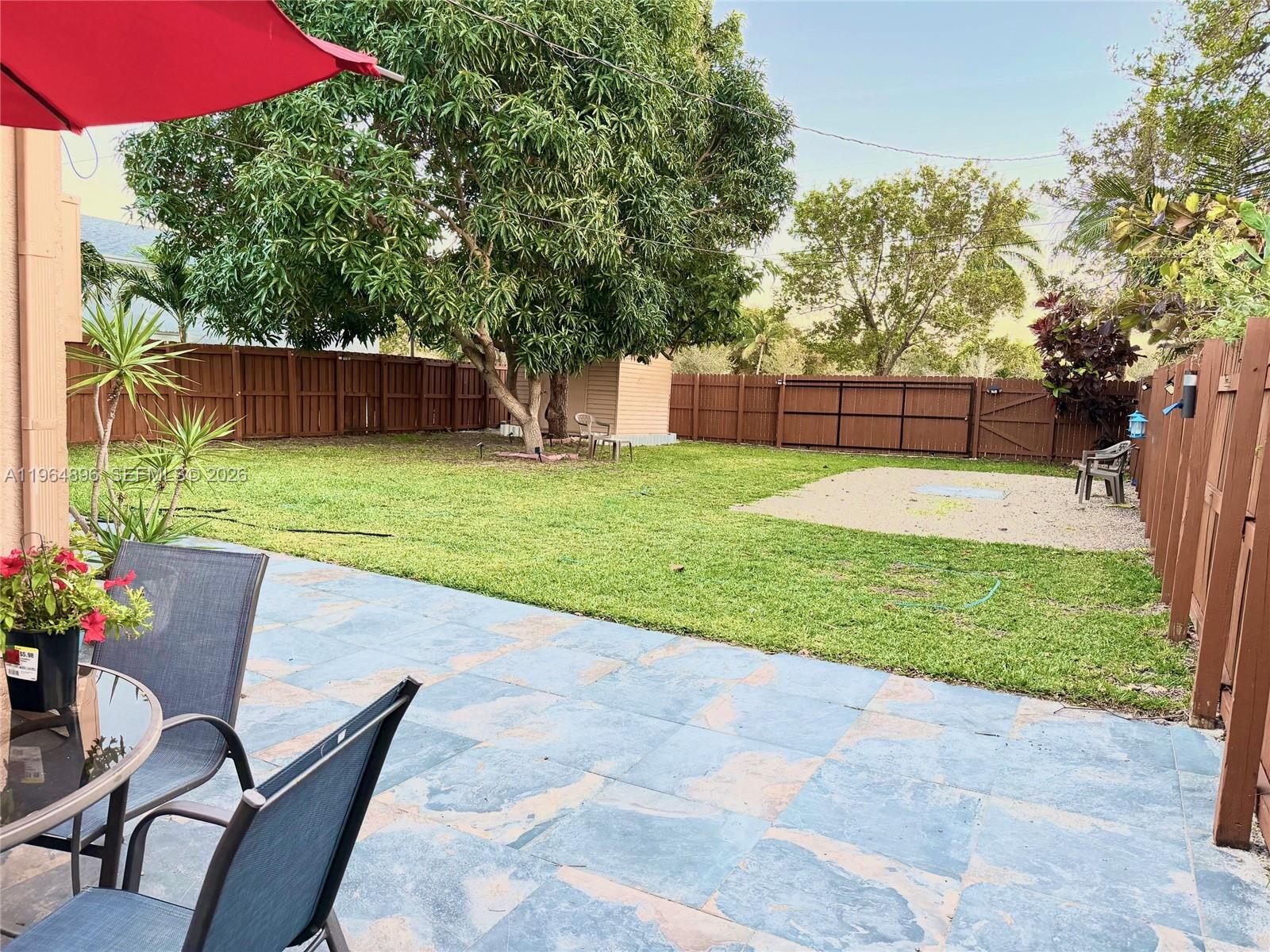 DANIA HOMESITES - Residential