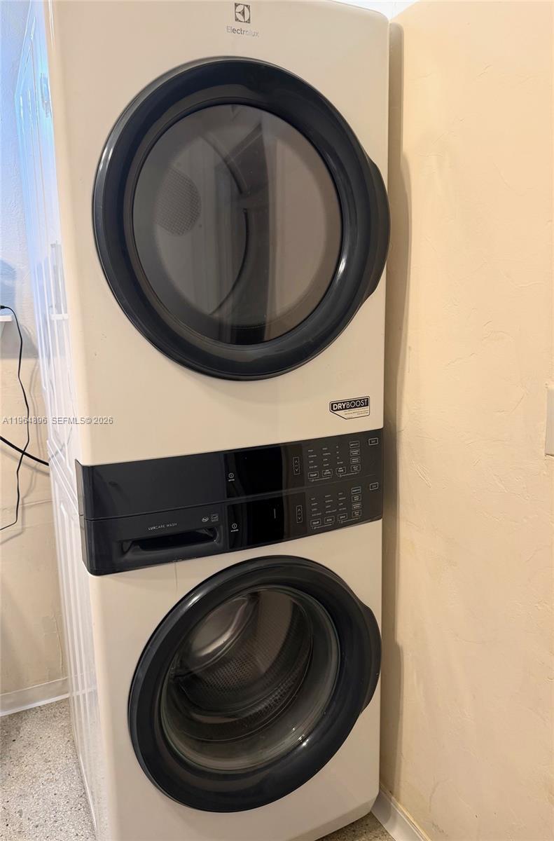 DANIA HOMESITES - Residential