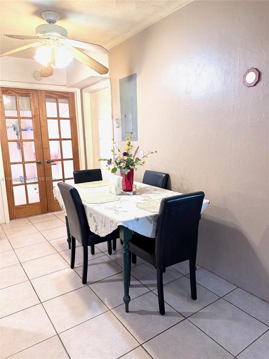 DANIA HOMESITES - Residential