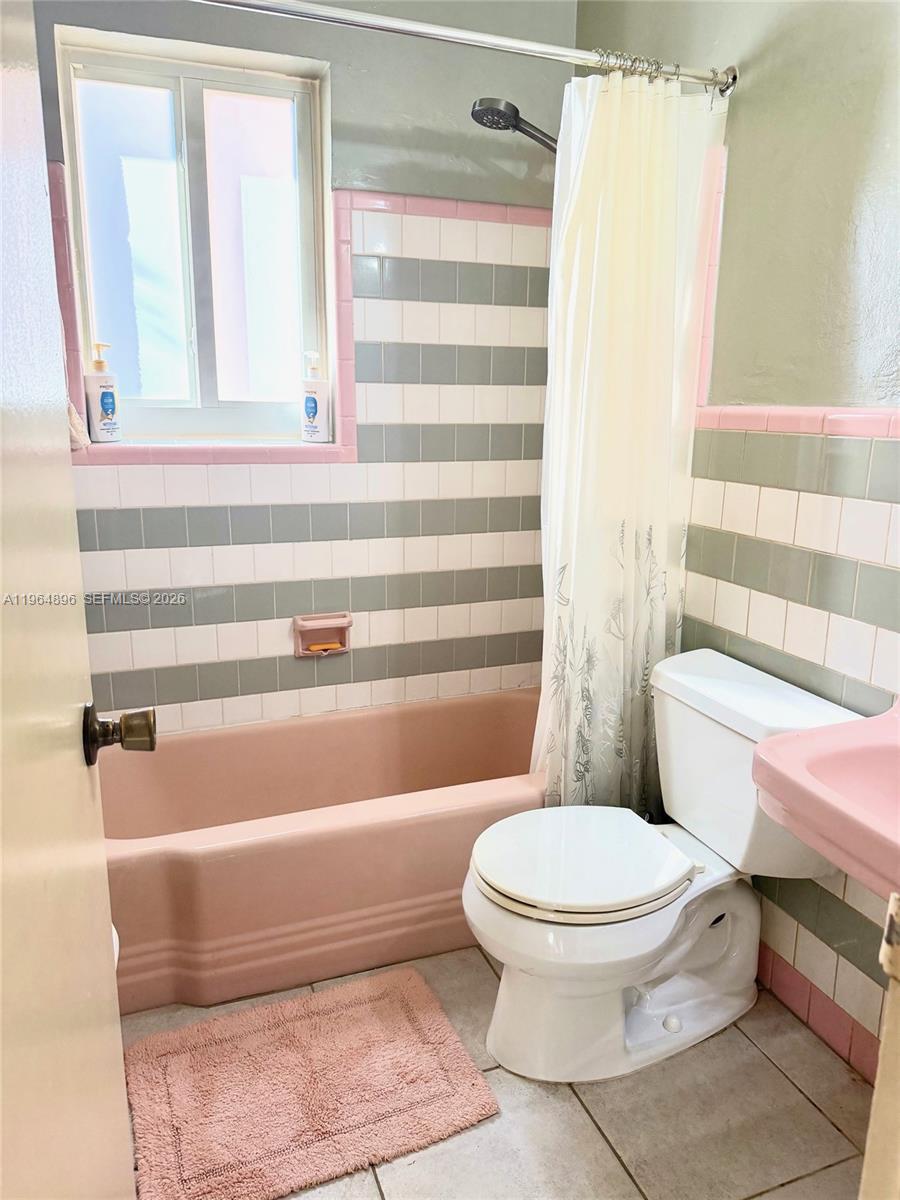 DANIA HOMESITES - Residential