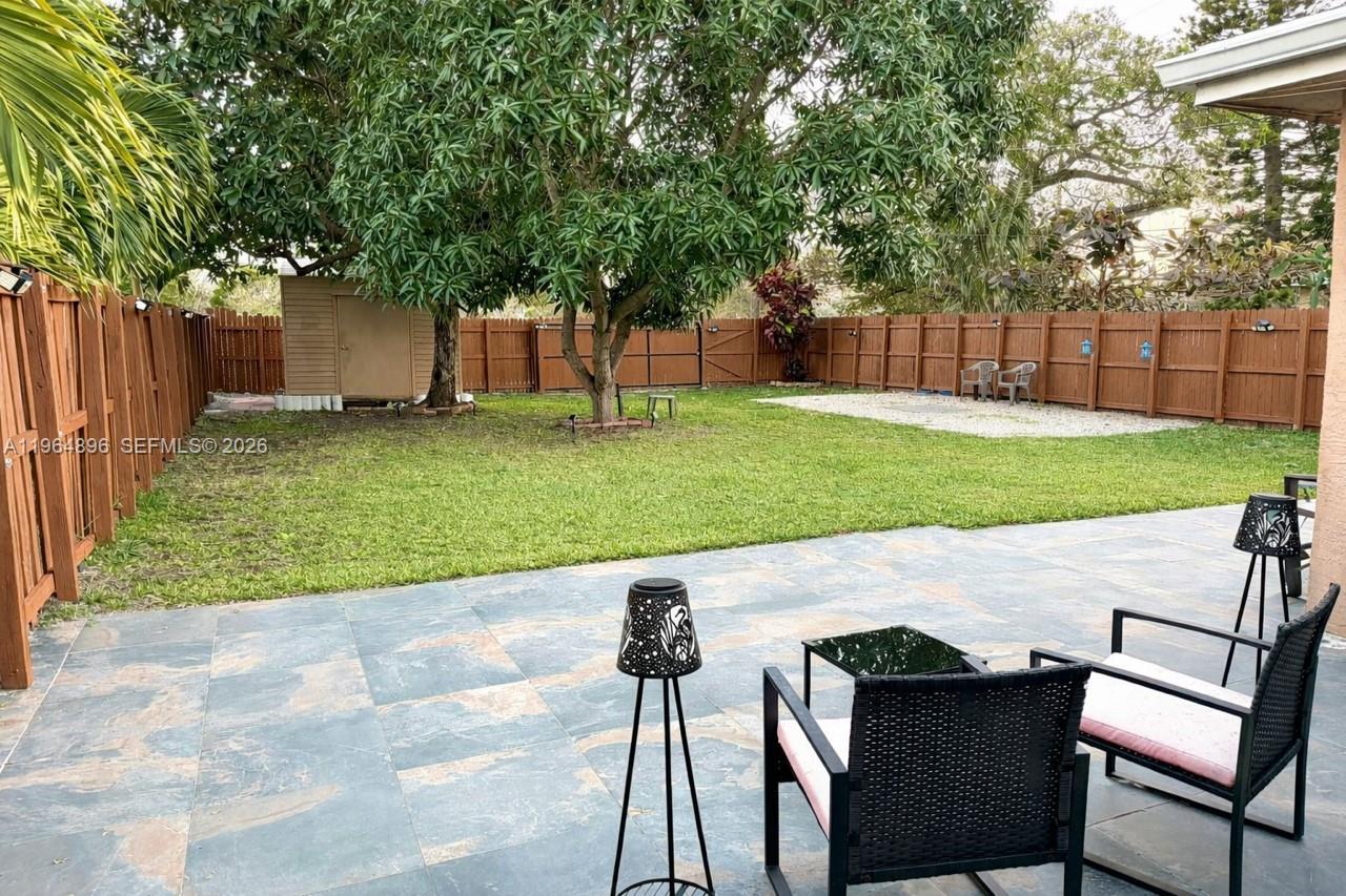 DANIA HOMESITES - Residential