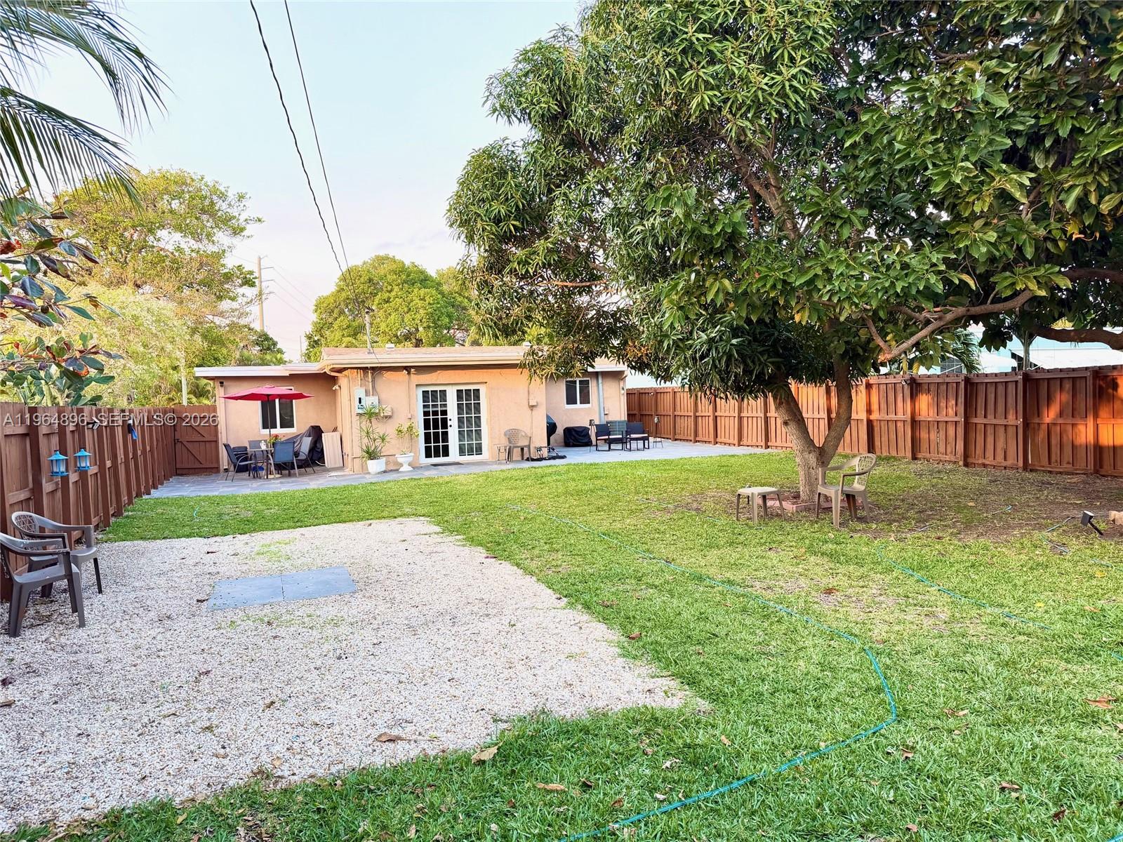 DANIA HOMESITES - Residential