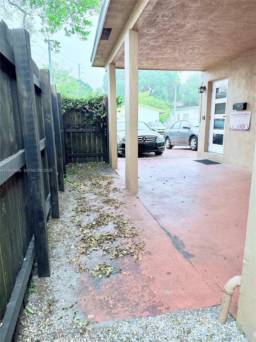 DANIA HOMESITES - Residential