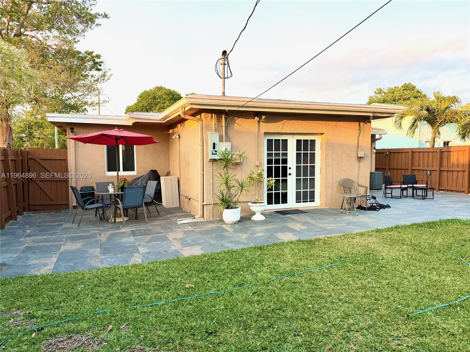 DANIA HOMESITES - Residential