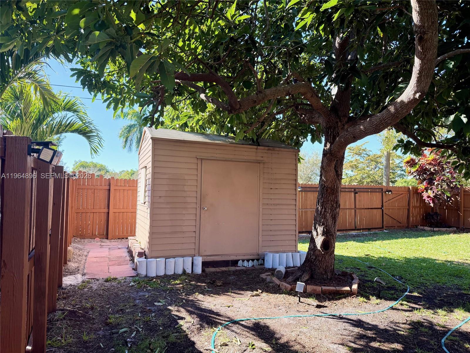 DANIA HOMESITES - Residential