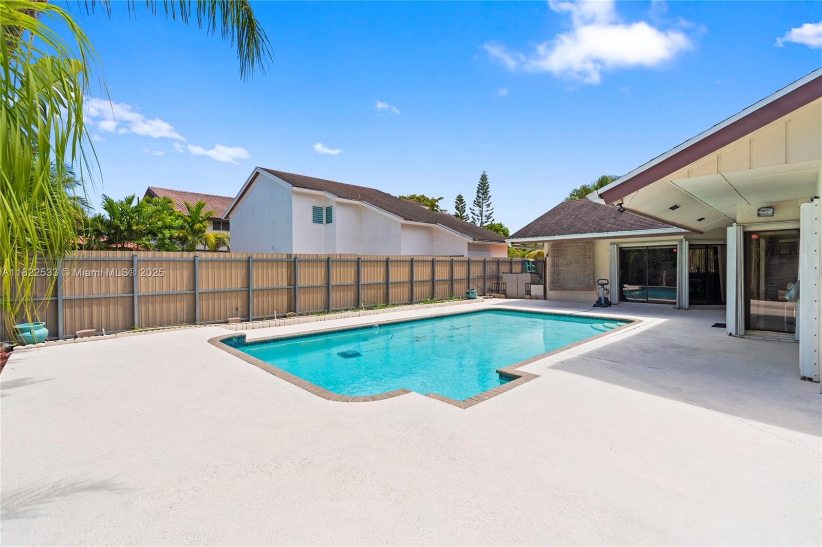 SKY LAKE TERR - Residential