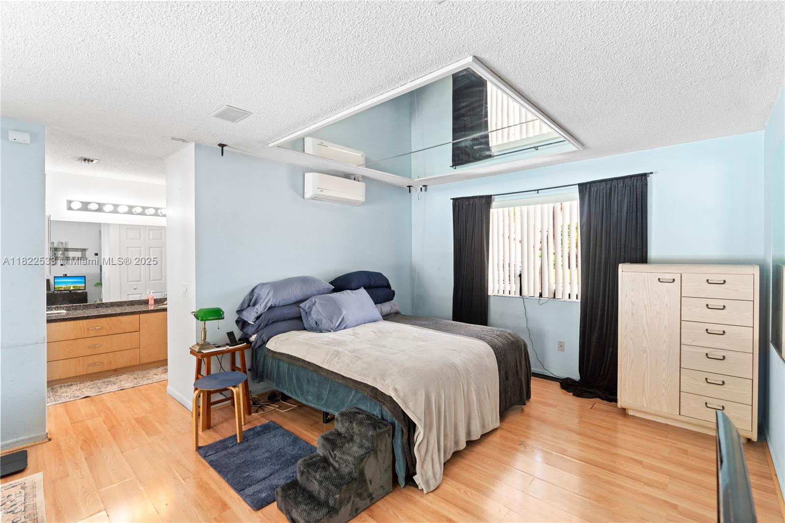 SKY LAKE TERR - Residential