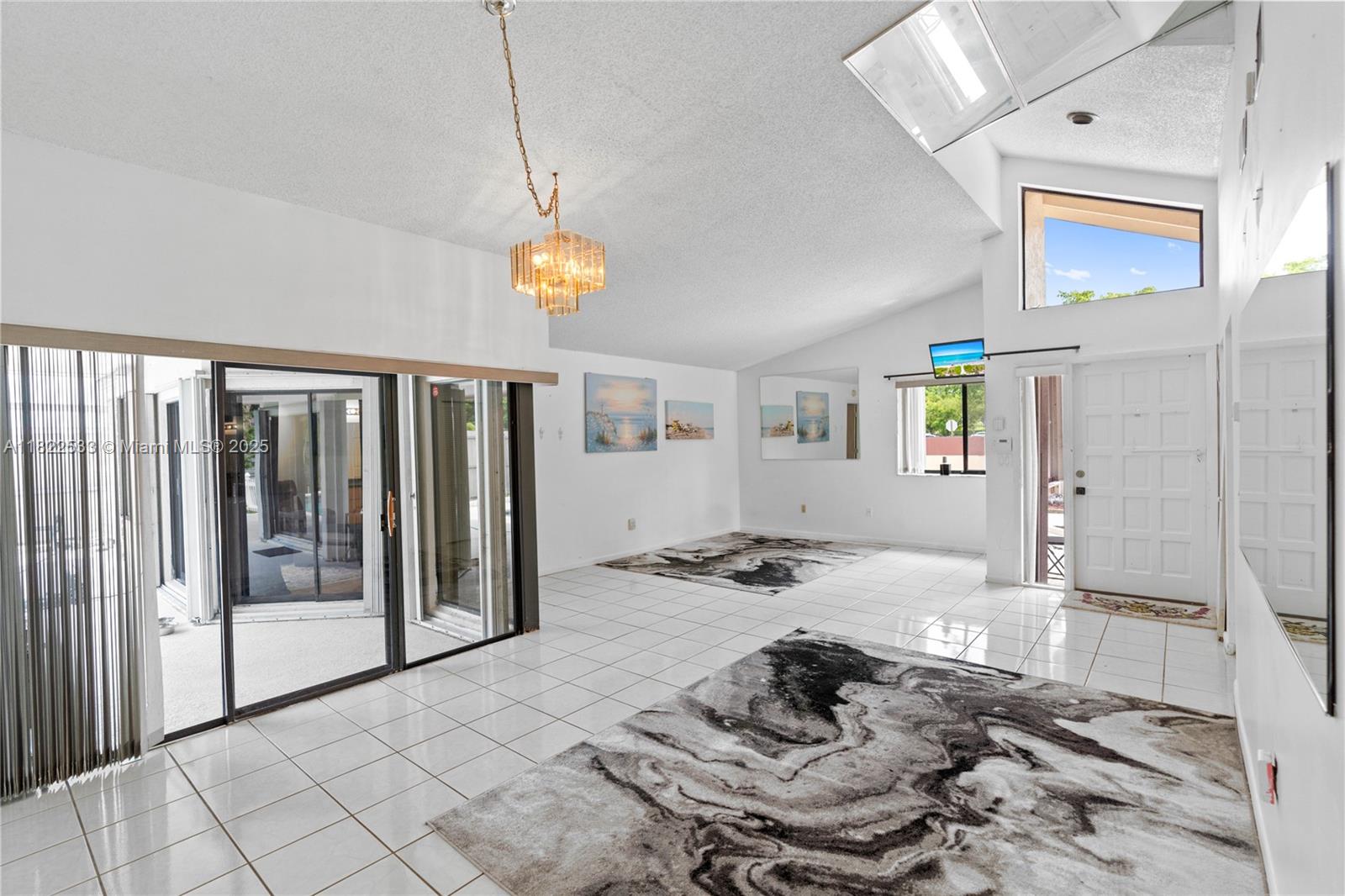 SKY LAKE TERR - Residential