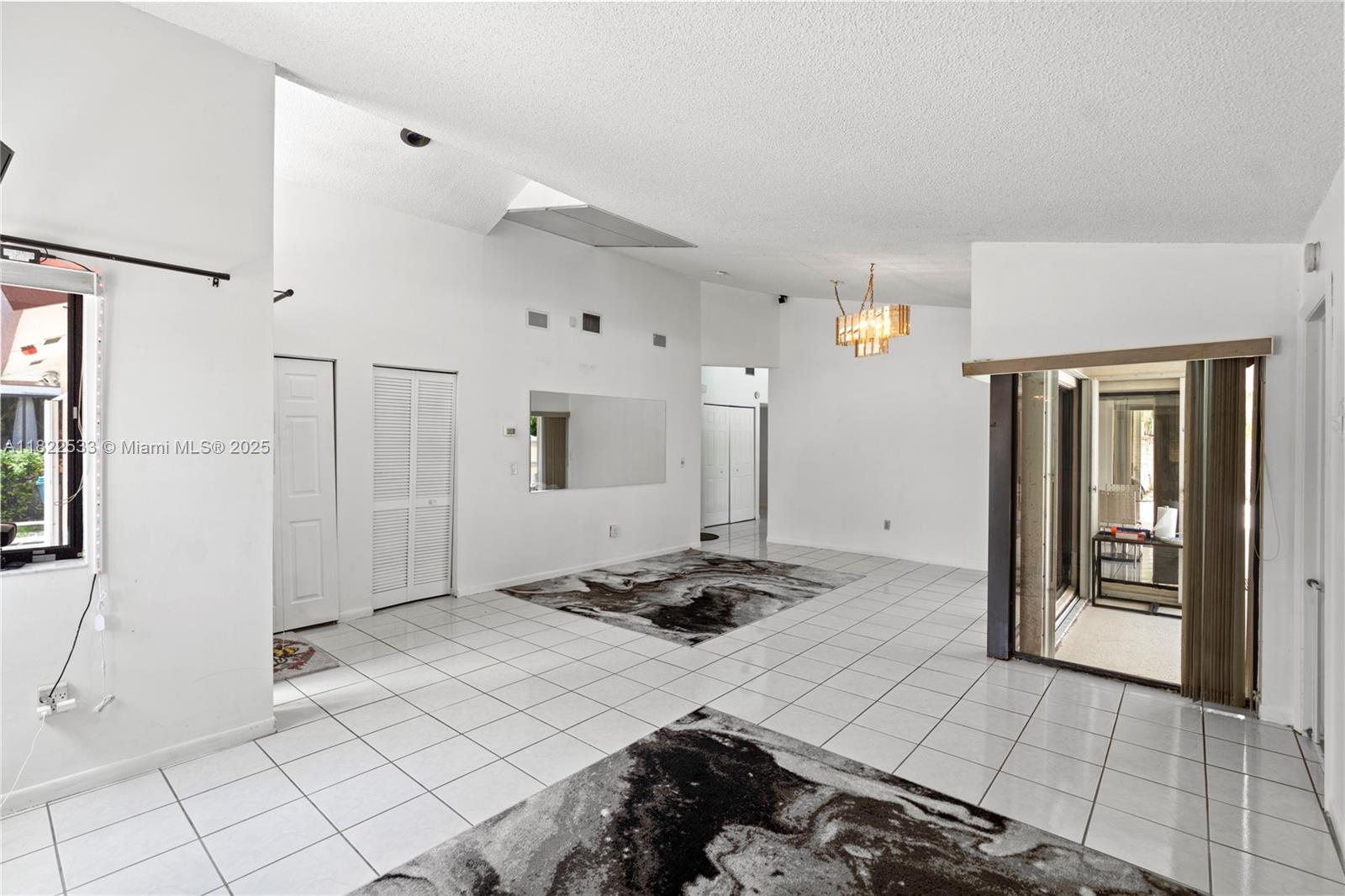 SKY LAKE TERR - Residential
