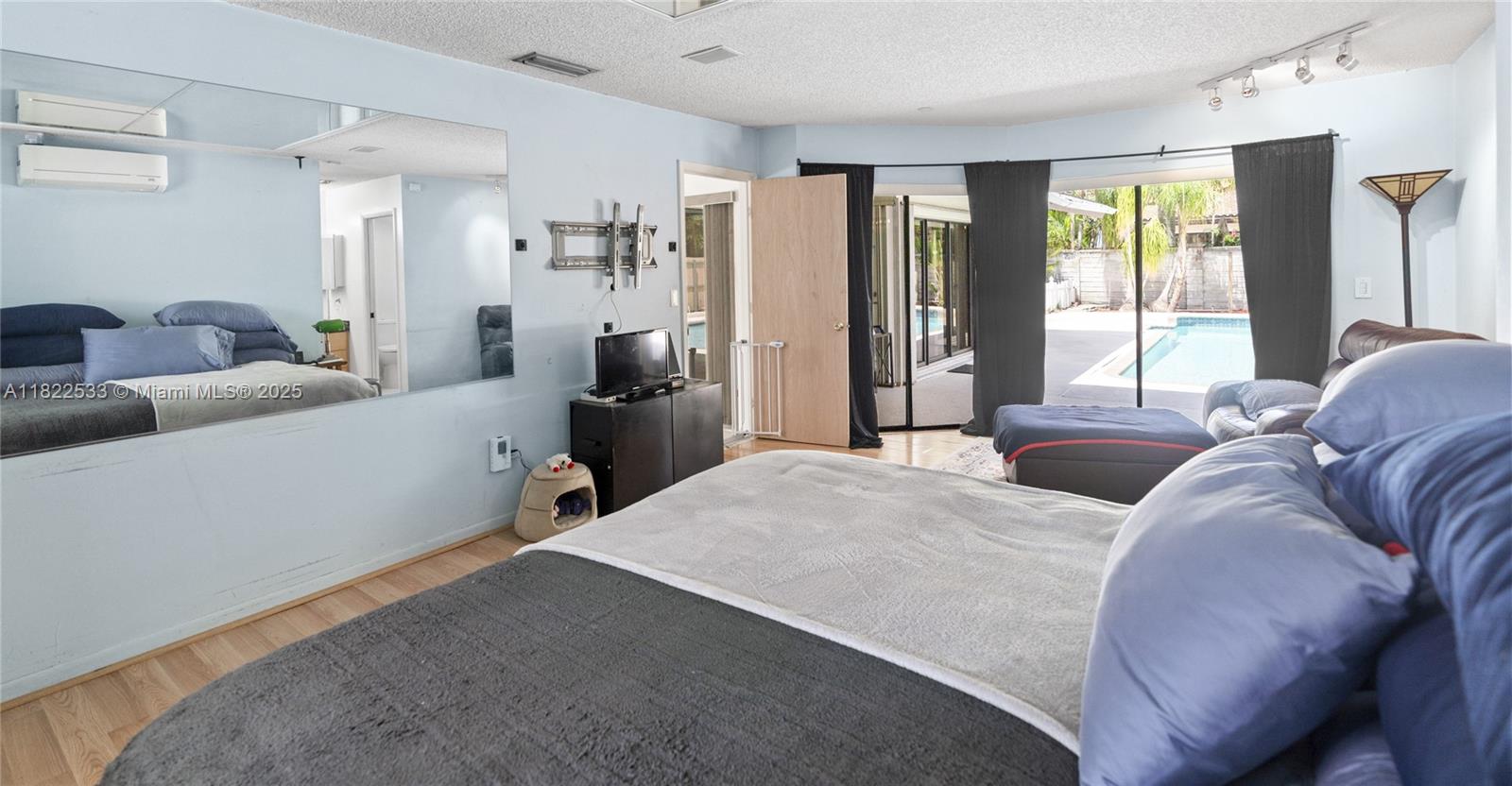 SKY LAKE TERR - Residential