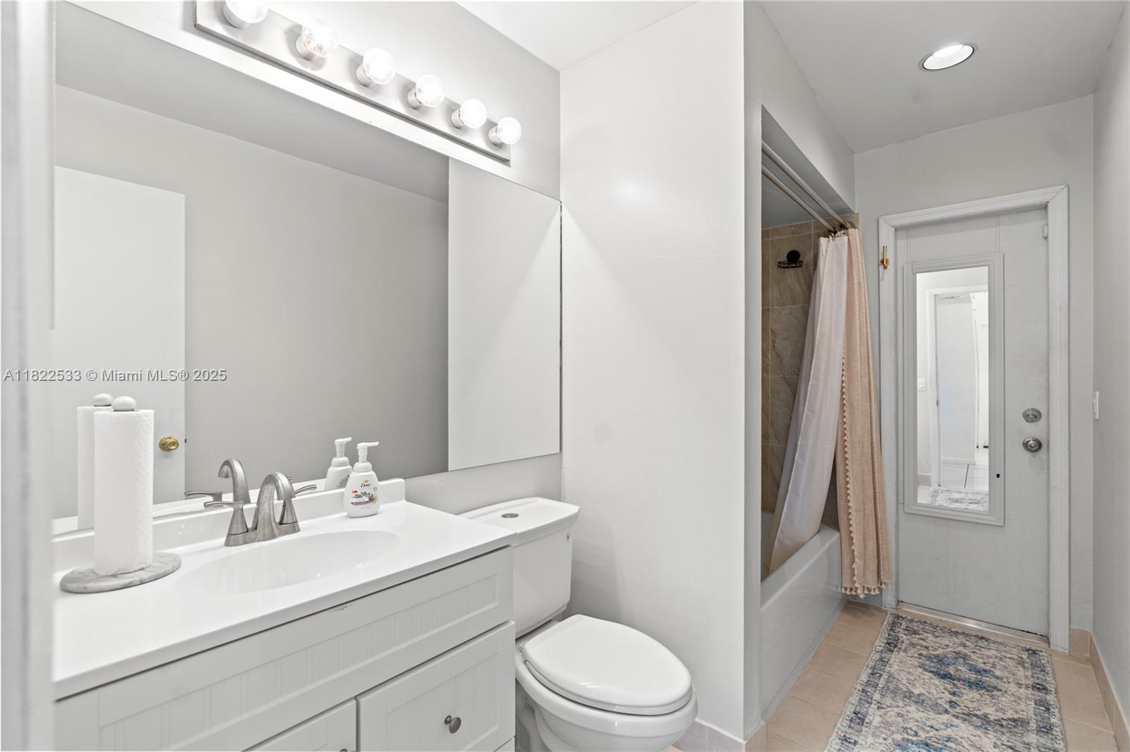 SKY LAKE TERR - Residential