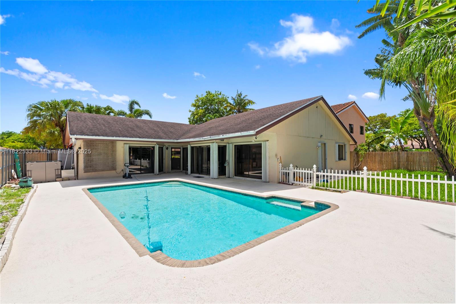 SKY LAKE TERR - Residential