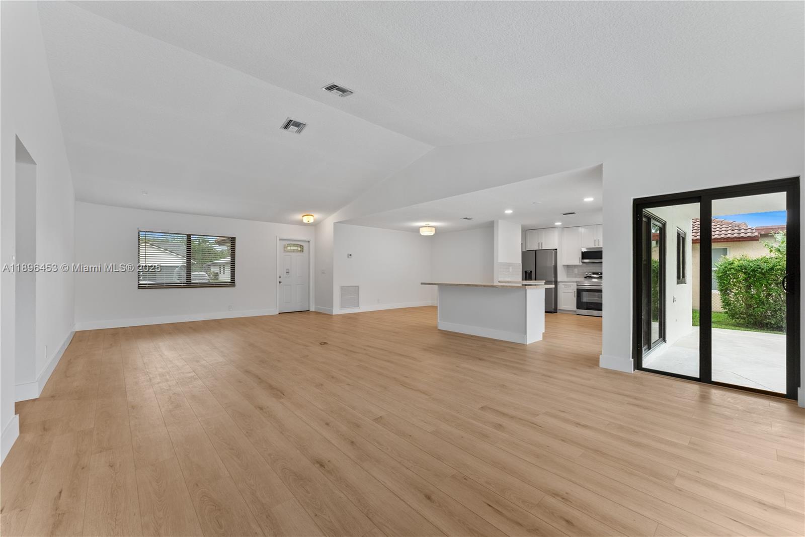 CYPRESS RUN - Residential