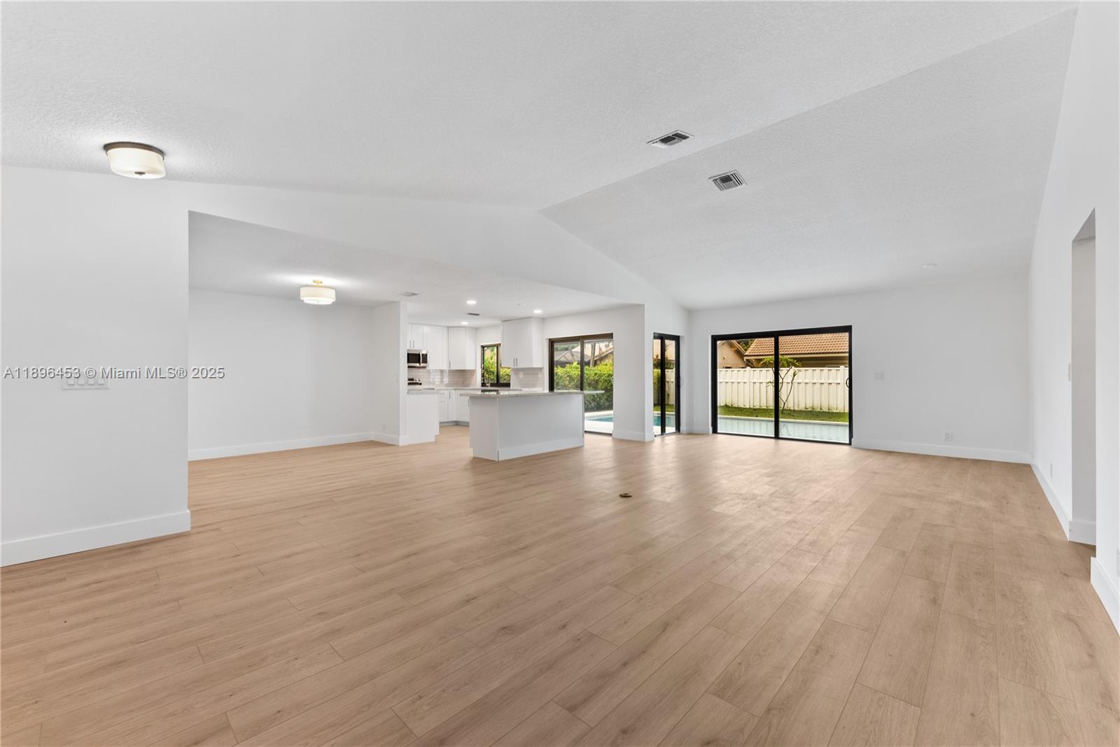 CYPRESS RUN - Residential