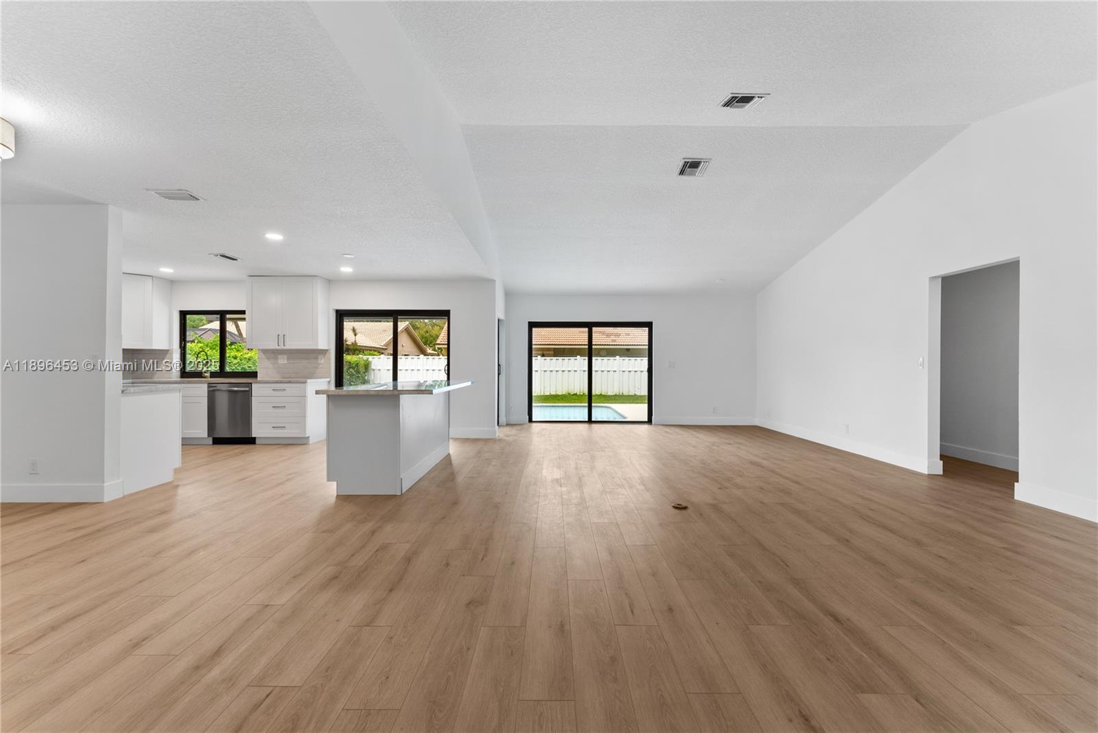 CYPRESS RUN - Residential