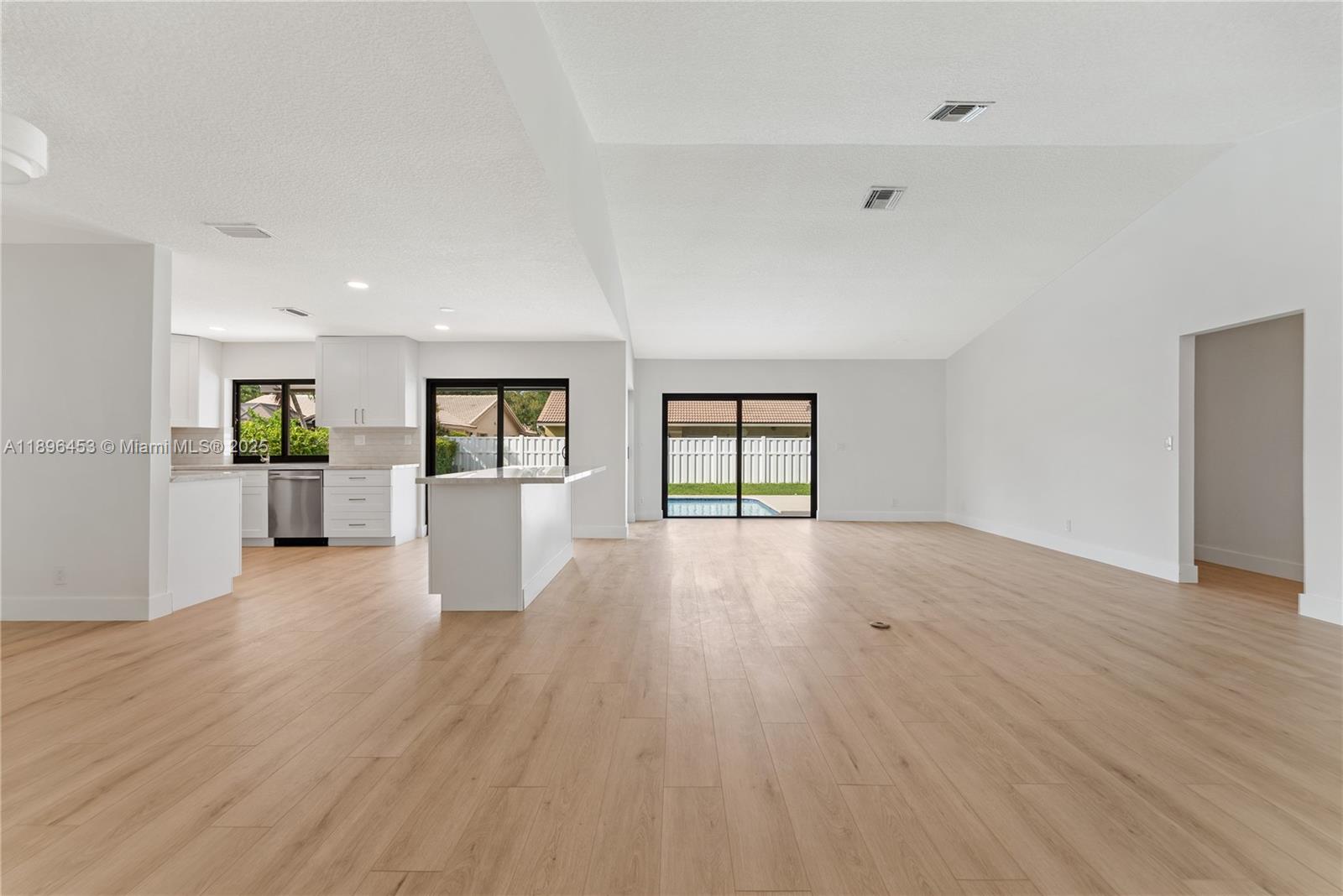 CYPRESS RUN - Residential