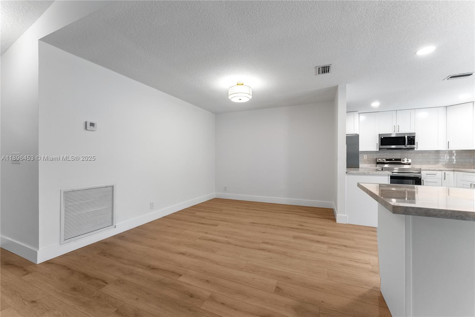 CYPRESS RUN - Residential
